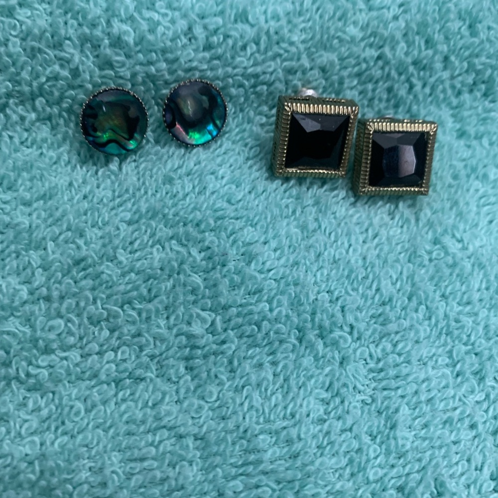 Elegant Black and Iridescent Stud Earrings Set